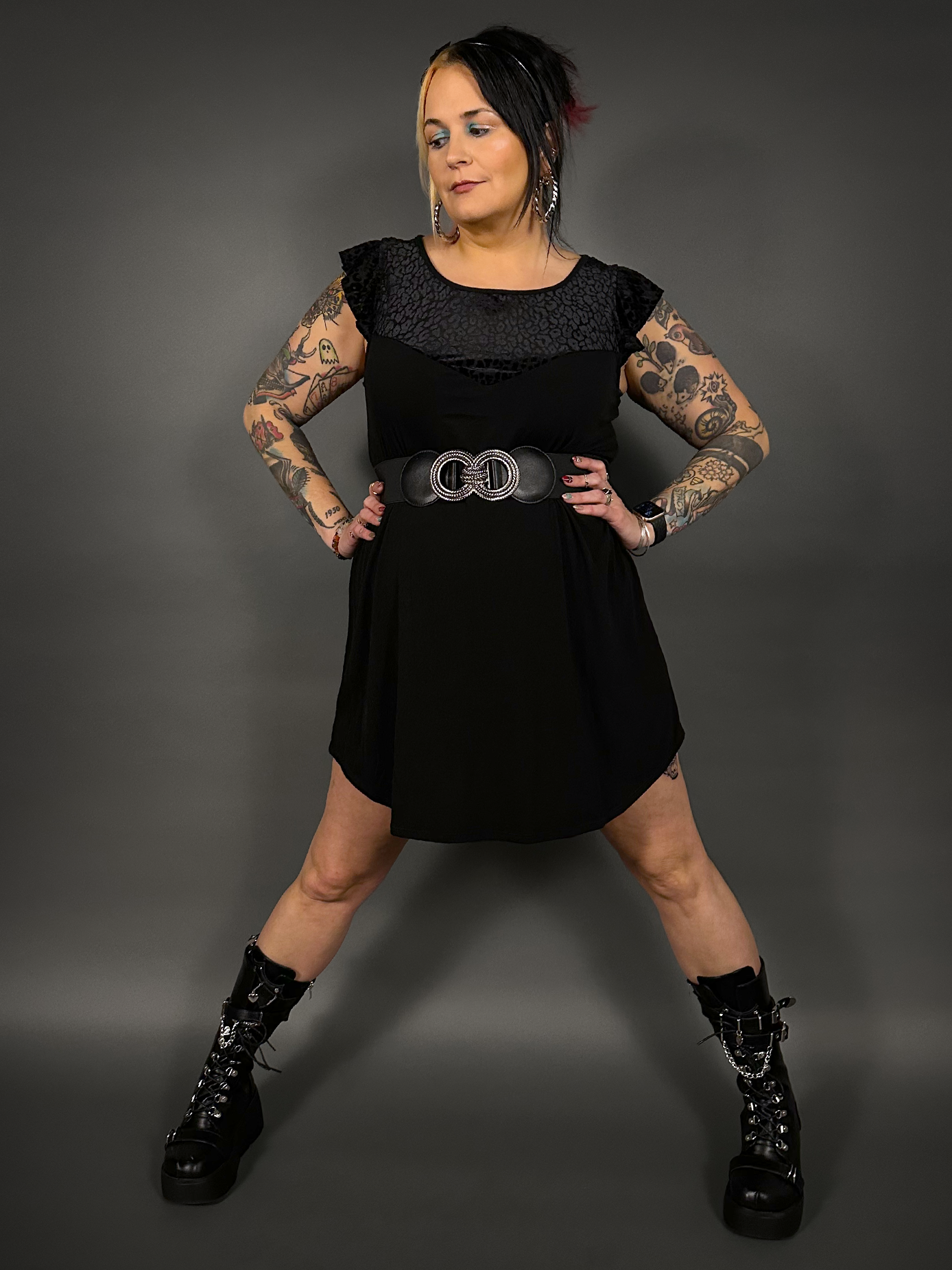 Outfit Set - Flutter Sleeve Animal Print Dress in Black & Double Ring Rope Design Corset Belt