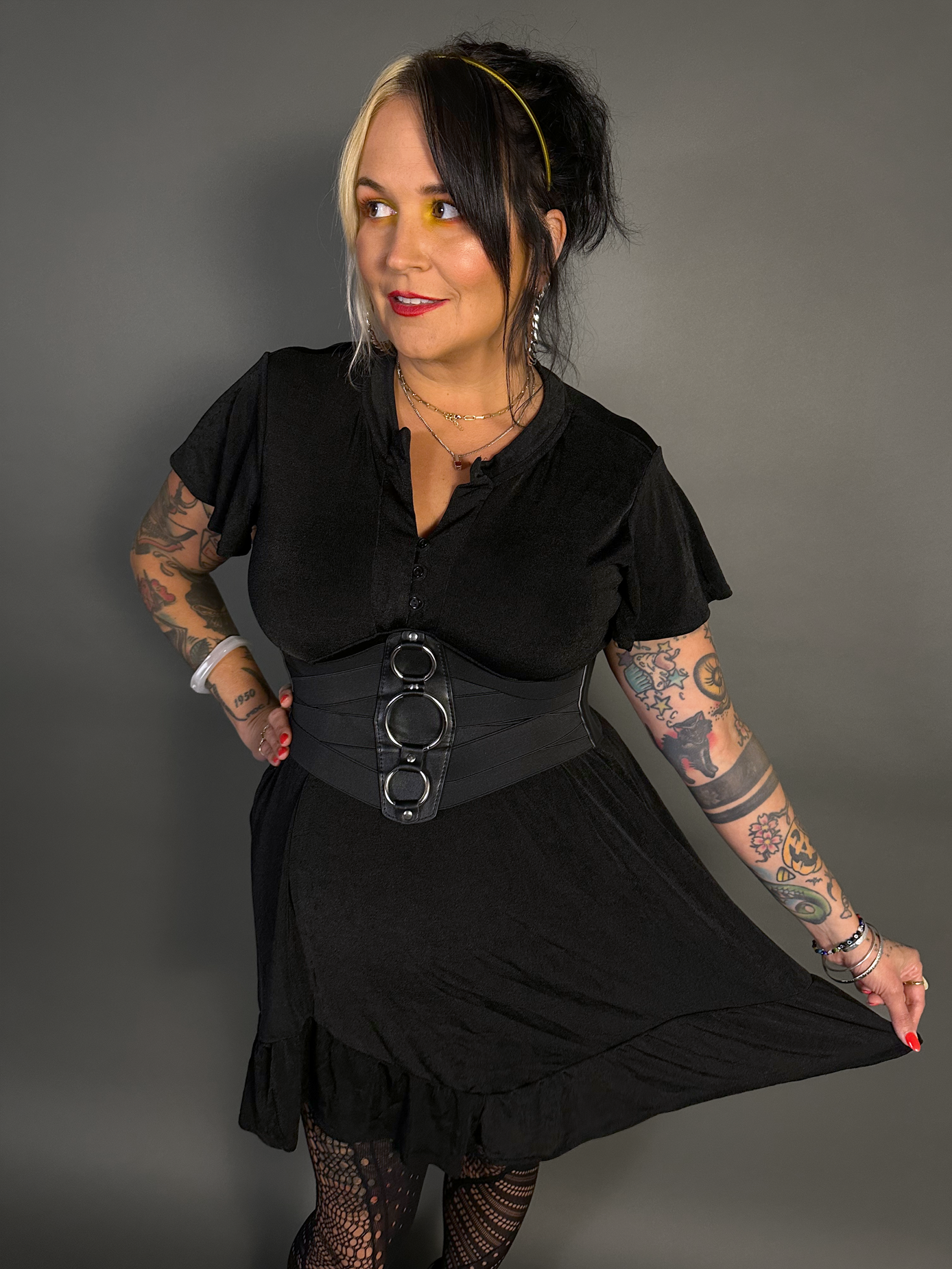 Outfit Set - Ruffled Flare Hem Babydoll Dress in Black & Three O-ring Front Corset Belt