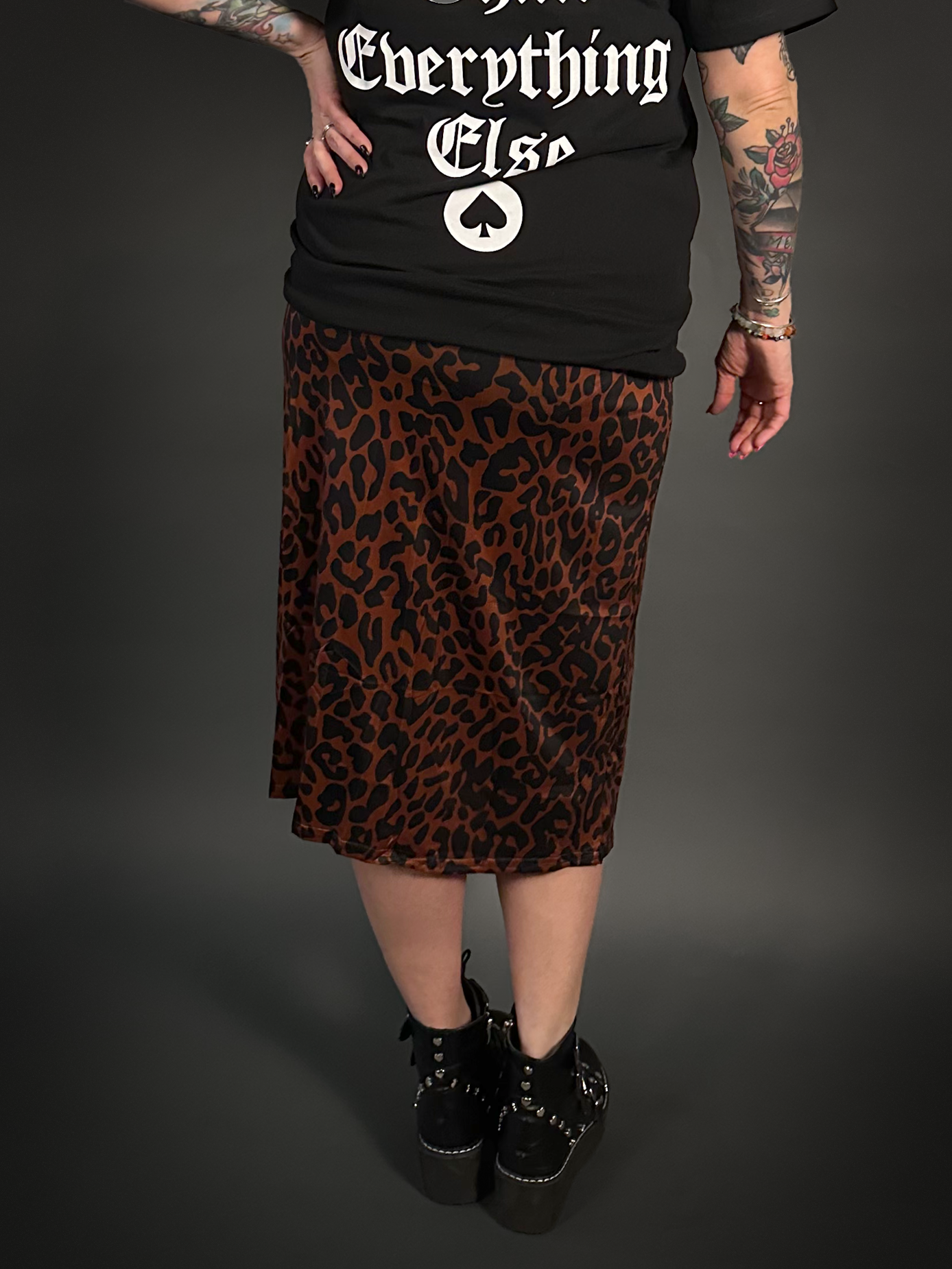 High Slit Animal Print Patterned Midi Stretch Skirt in Rust Brown & Black