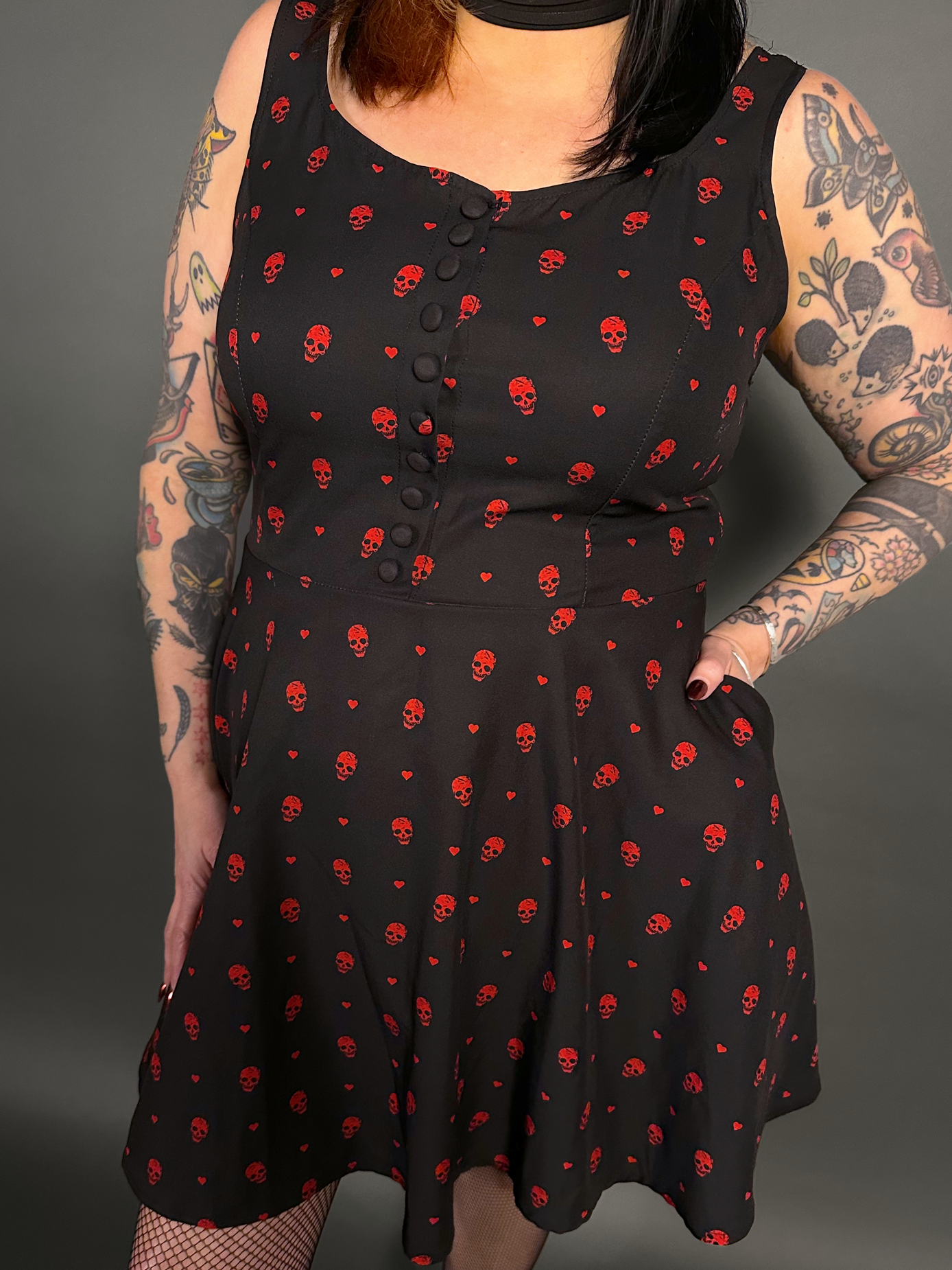 Outfit Set - Tommyrot "Hearts & Skulls" Sleeveless Mini Swing Dress & Fishnet Tights by Pamela Mann