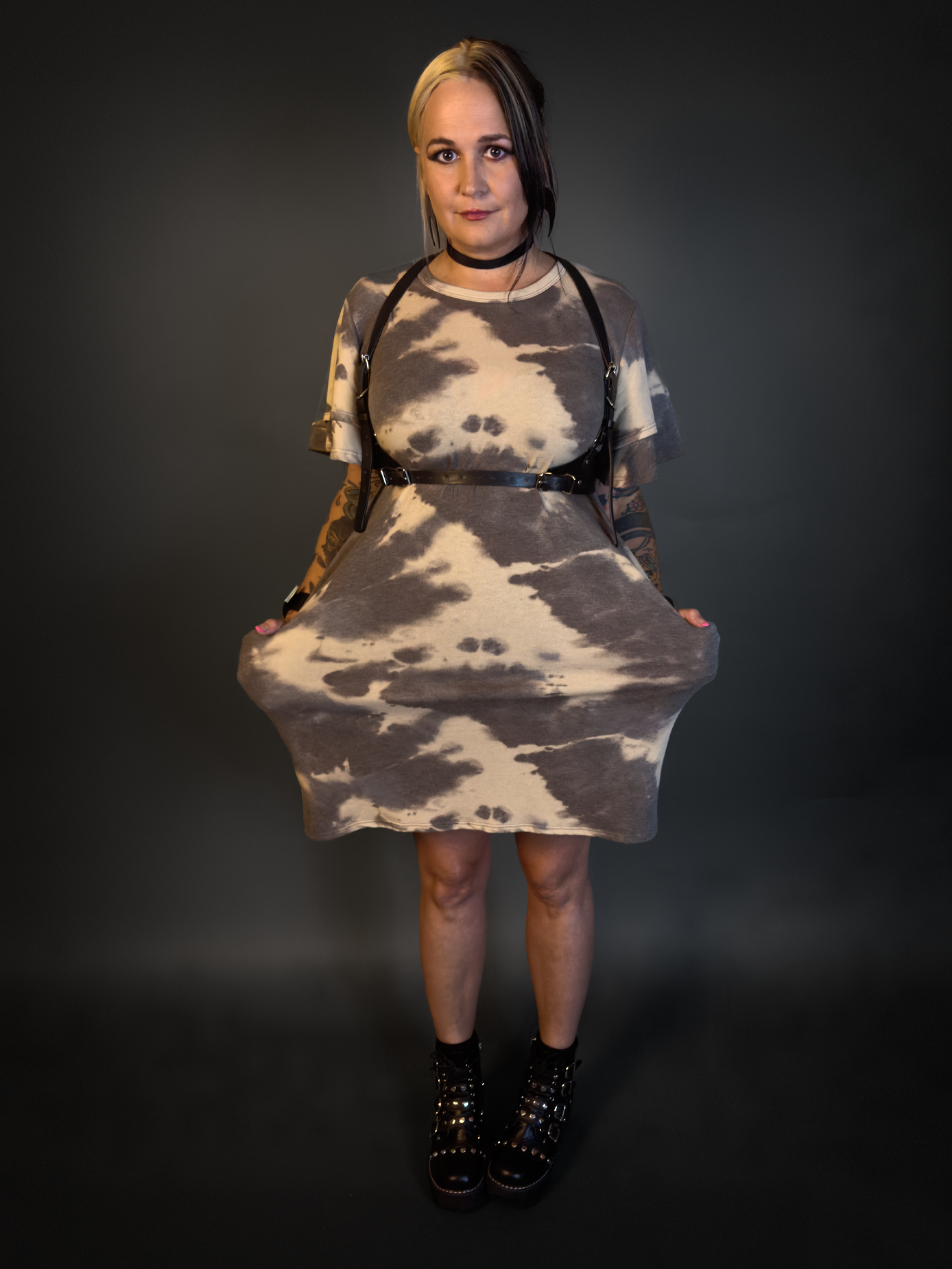 Outfit Set - Charcoal Ruffled Sleeve Tie Dye Pocket Dress & Shoulder Harness Belt Punk Style