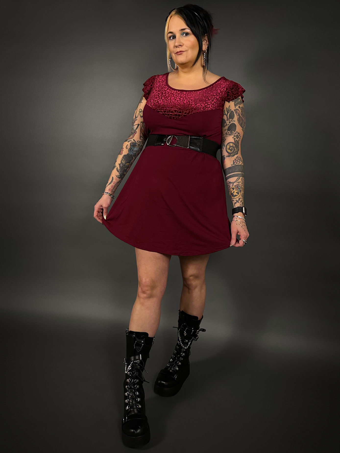 Outfit Set - Flutter Sleeve Animal Print Dress in Wine Red & Retro Style Textured Buckle Corset Belt