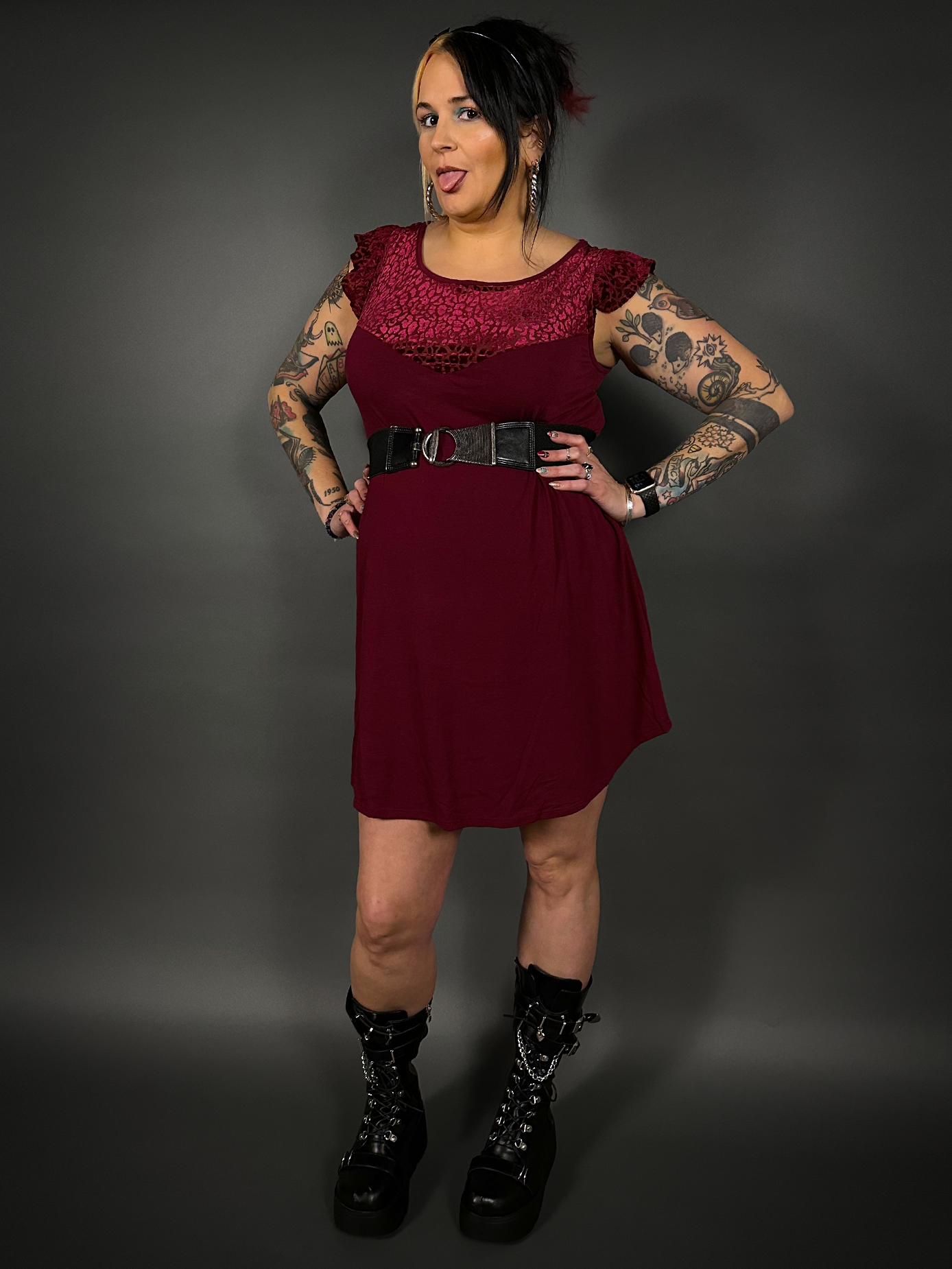 Outfit Set - Flutter Sleeve Animal Print Dress in Wine Red & Retro Style Textured Buckle Corset Belt