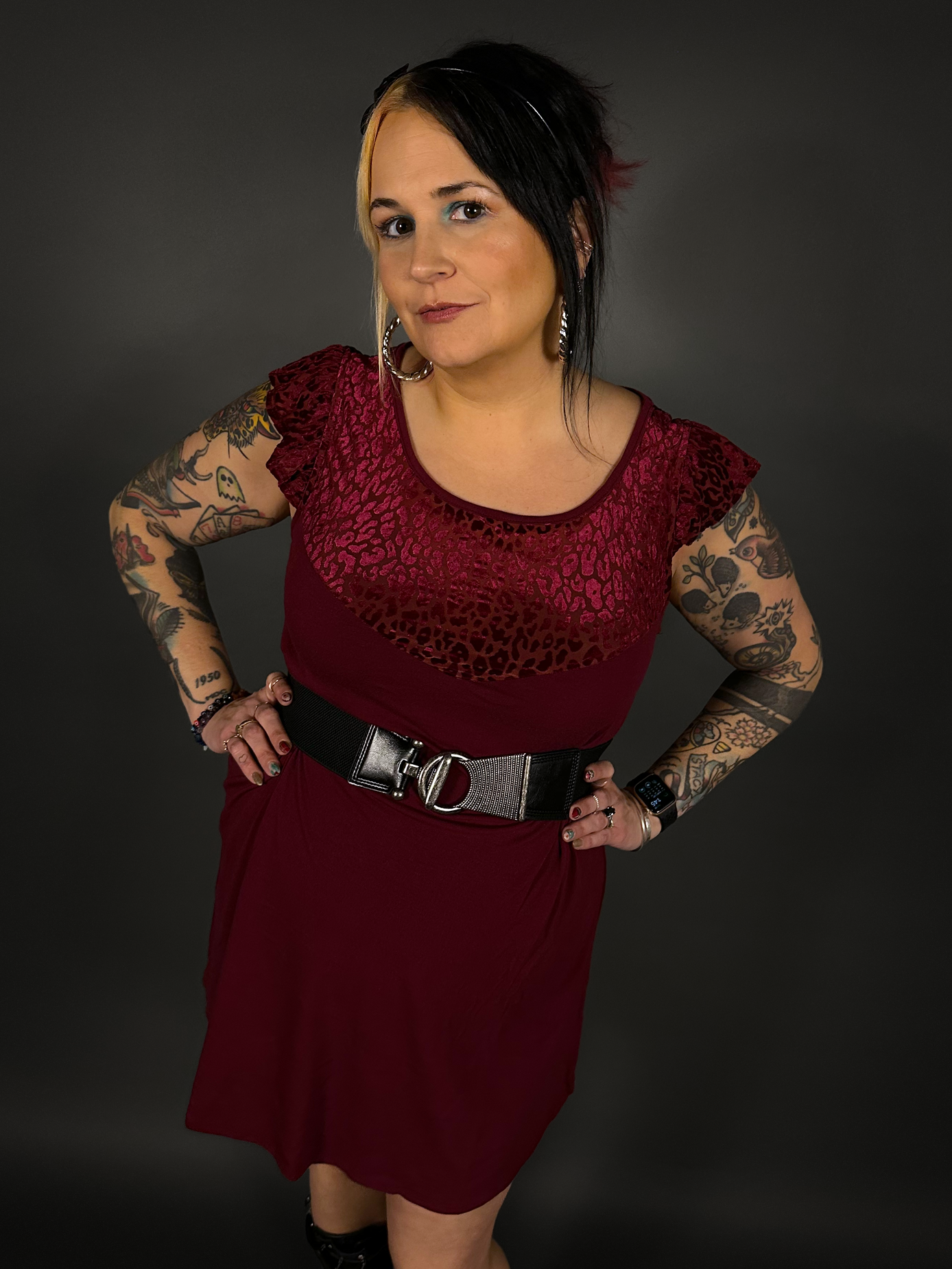 Outfit Set - Flutter Sleeve Animal Print Dress in Wine Red & Retro Style Textured Buckle Corset Belt