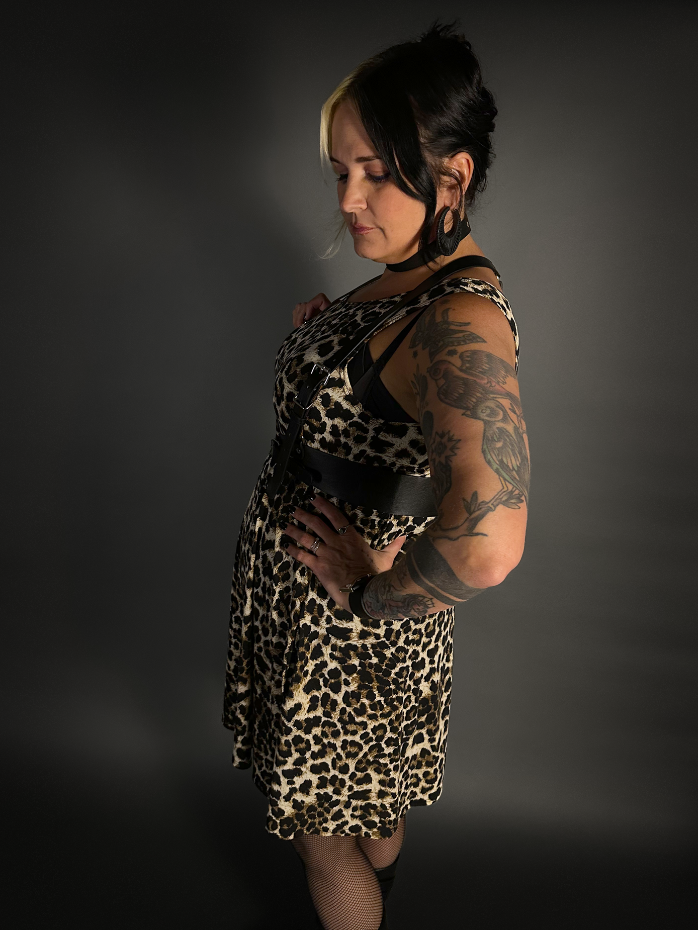 Outfit Set - Leopard Print Lightweight Stretch Dress with Pockets & Black Shoulder Harness Belt