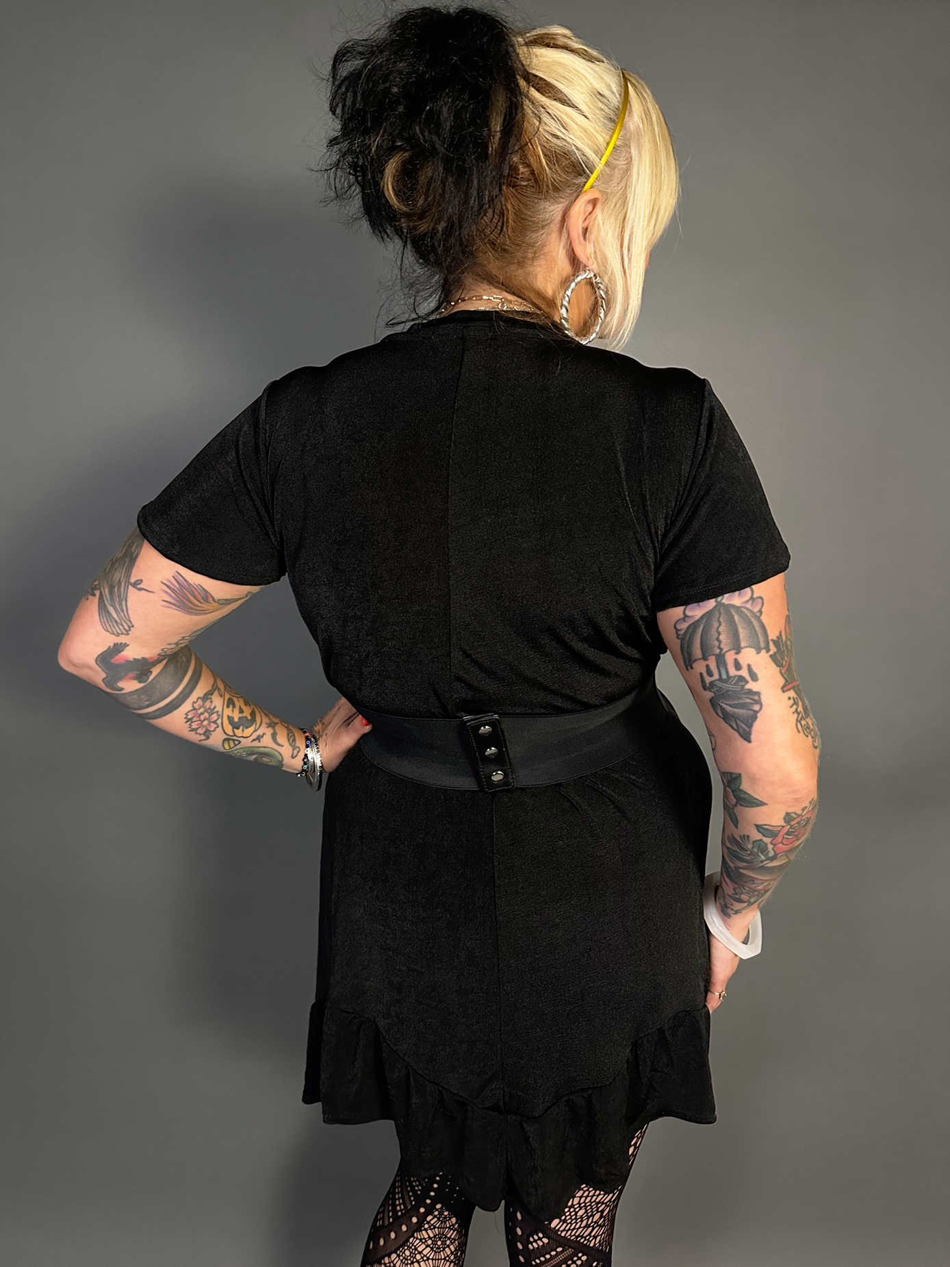Outfit Set - Ruffled Flare Hem Babydoll Dress in Black & Three O-ring Front Corset Belt
