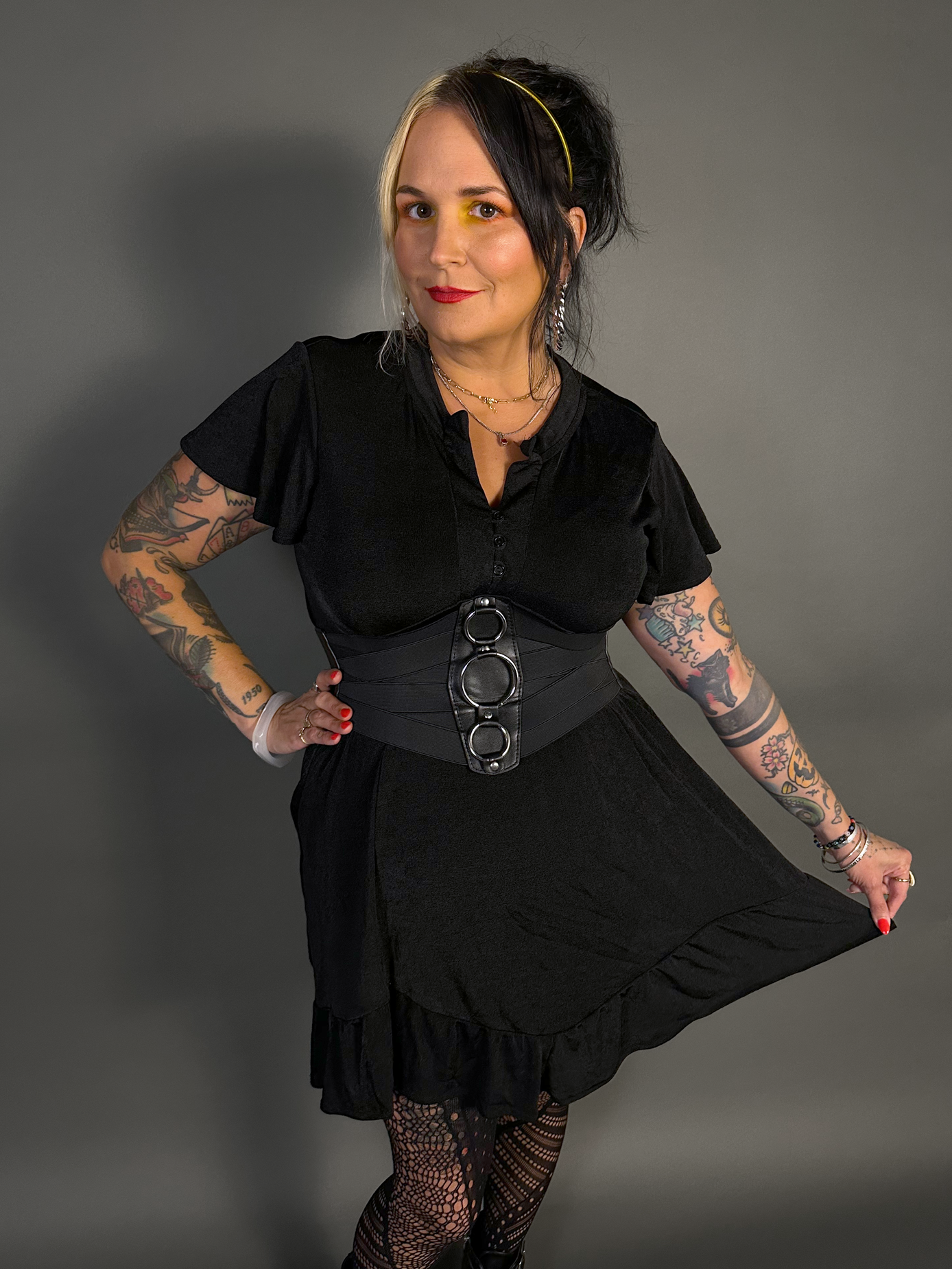 Outfit Set - Ruffled Flare Hem Babydoll Dress in Black & Three O-ring Front Corset Belt