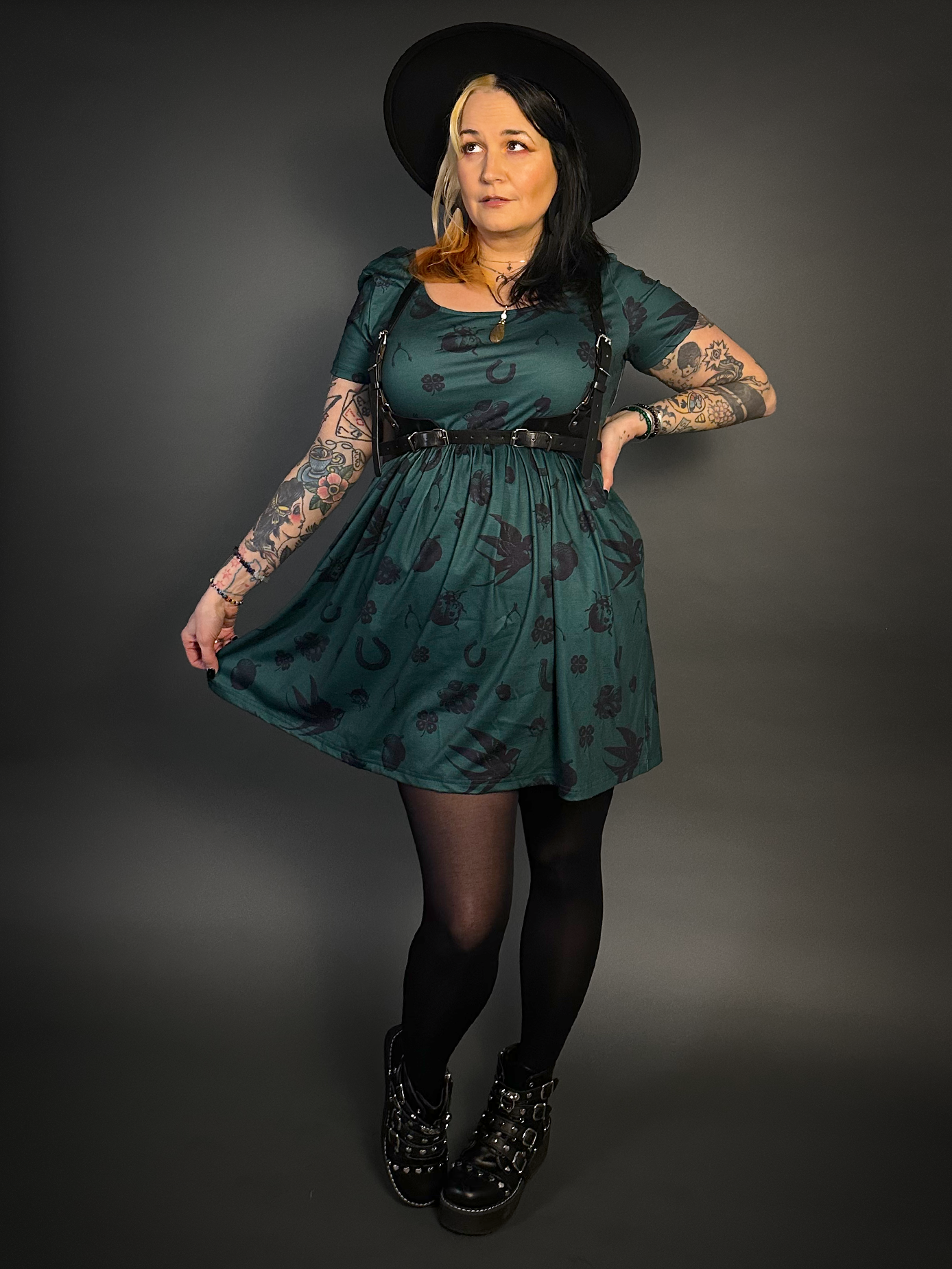 Outfit Set - Tommyrot "Lady Luck" Short Sleeve Skater Dress in Green & Classic Black Harness Belt