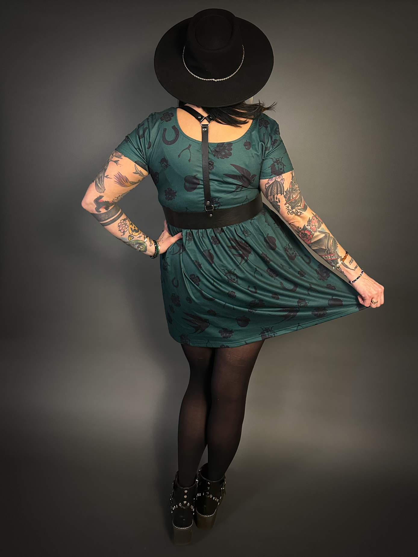 Outfit Set - Tommyrot "Lady Luck" Short Sleeve Skater Dress in Green & Classic Black Harness Belt