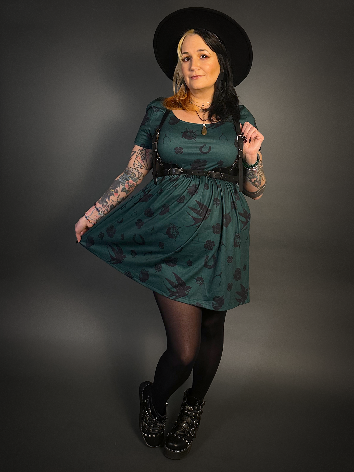 Outfit Set - Tommyrot "Lady Luck" Short Sleeve Skater Dress in Green & Classic Black Harness Belt