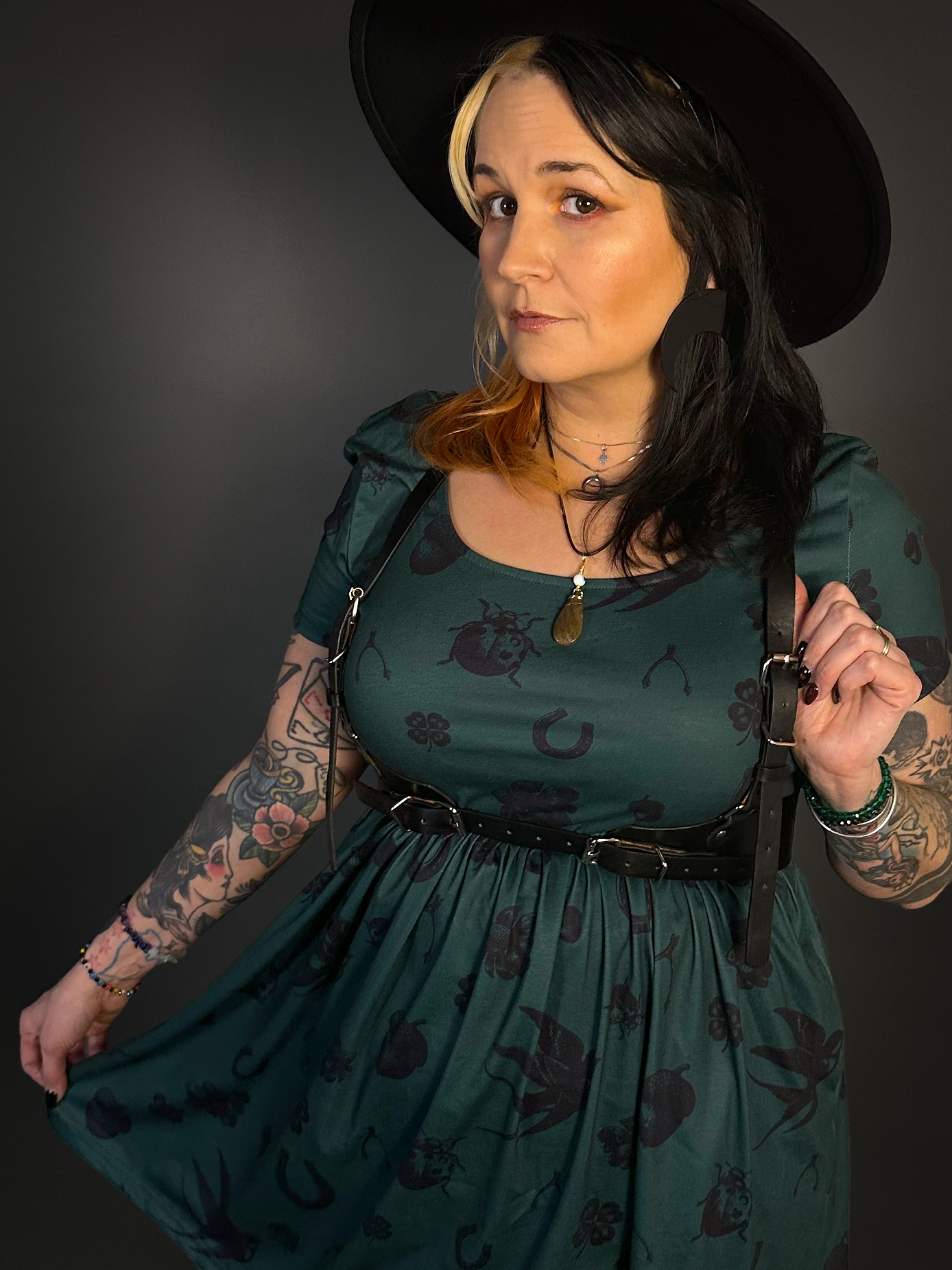 Outfit Set - Tommyrot "Lady Luck" Short Sleeve Skater Dress in Green & Classic Black Harness Belt