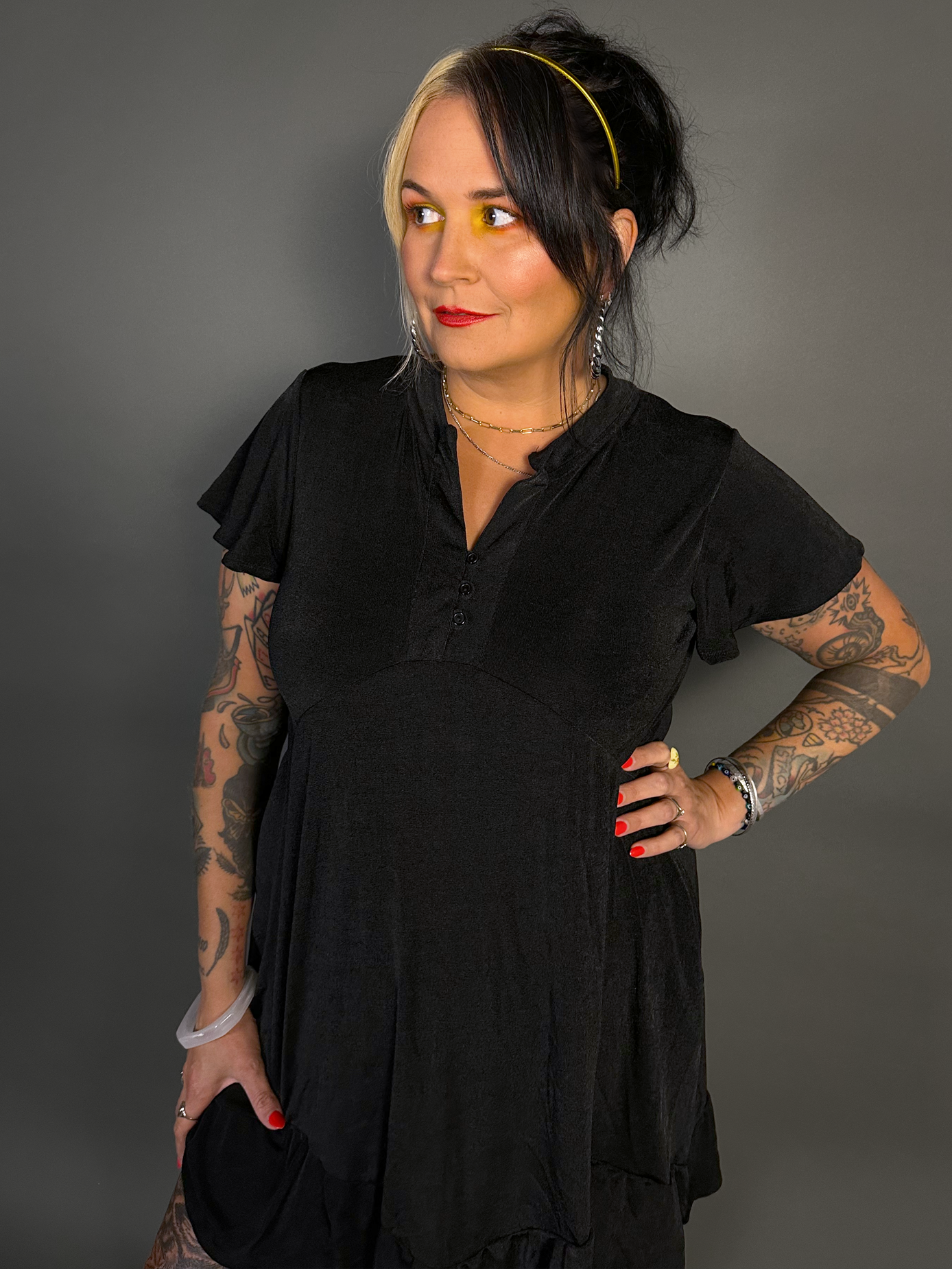 Ruffled Flare Hem Button Collar Babydoll Dress with Pockets in Black