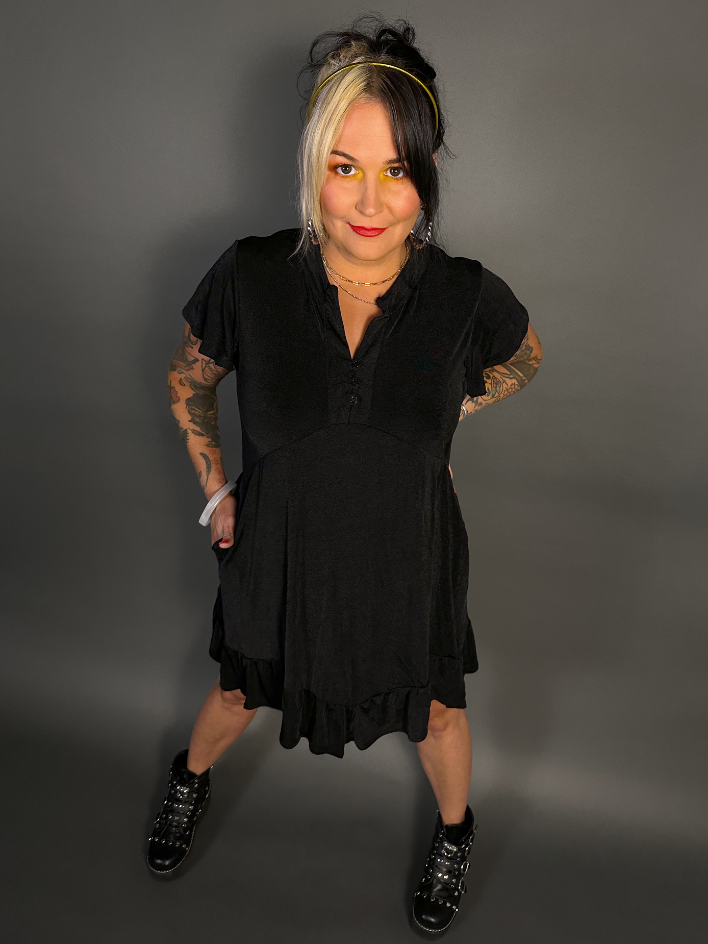 Ruffled Flare Hem Button Collar Babydoll Dress with Pockets in Black