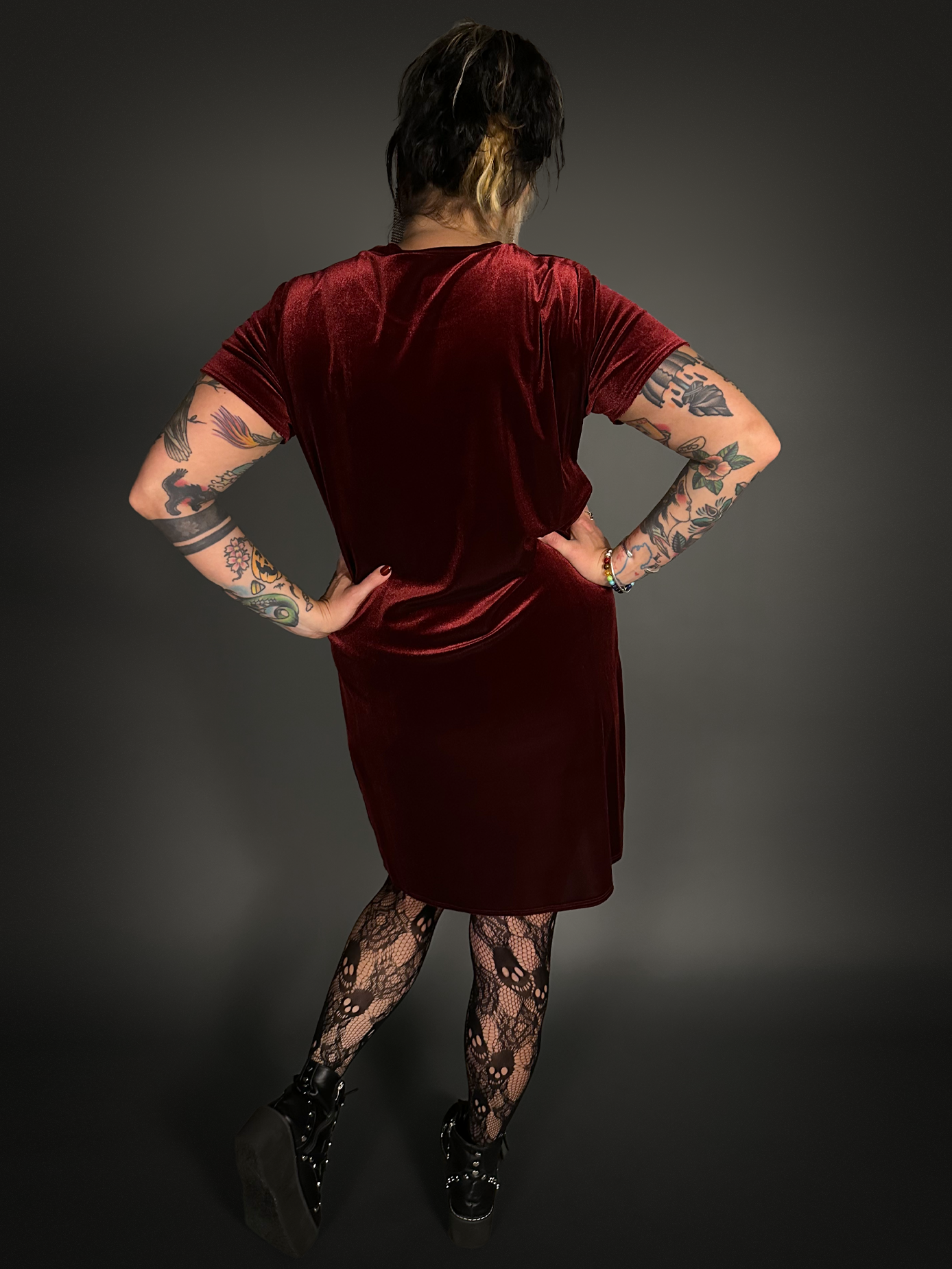 Velvet Crew Neck Short Sleeve Goth Dress in Burgundy