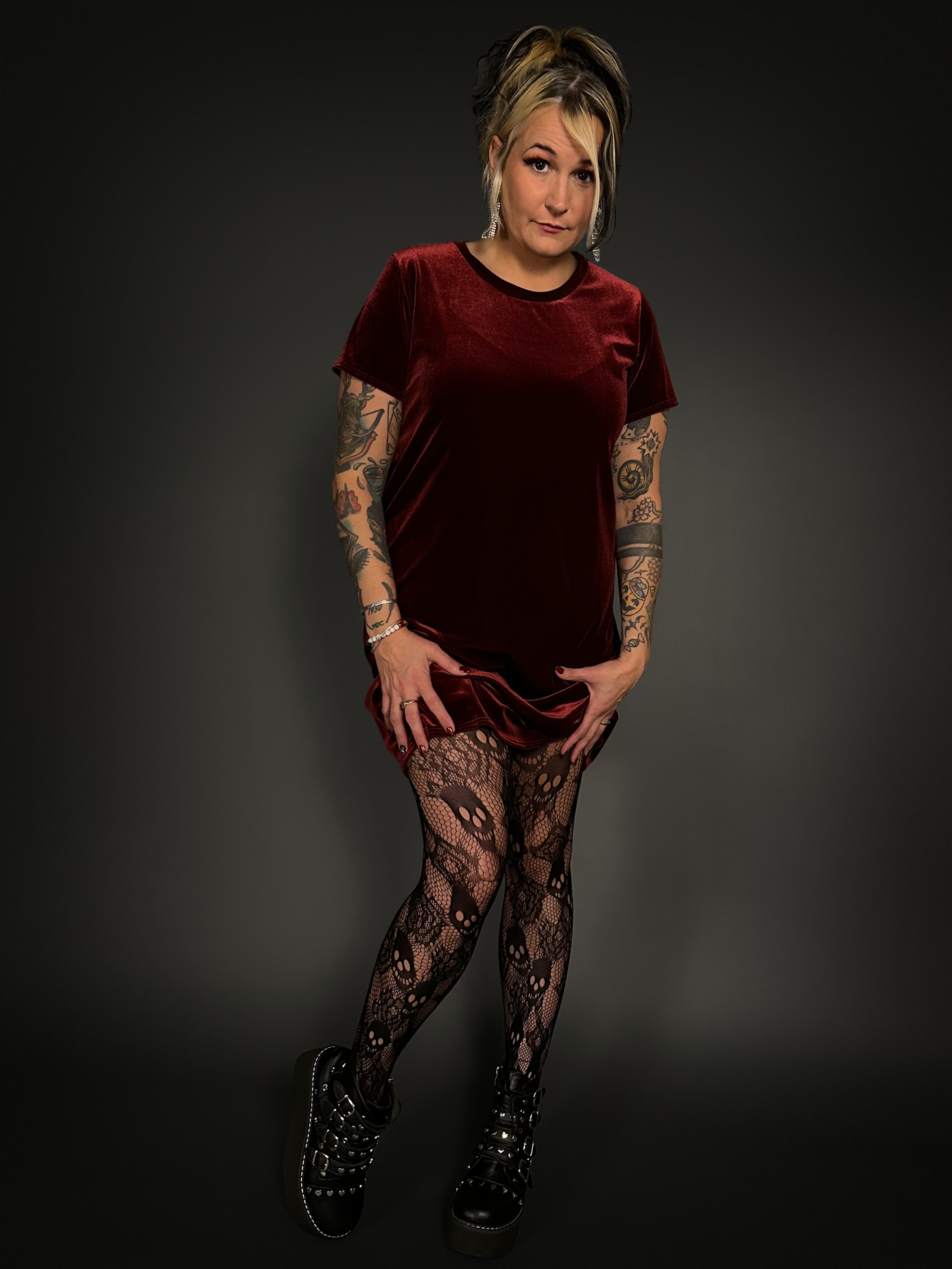 Velvet Crew Neck Short Sleeve Goth Dress in Burgundy